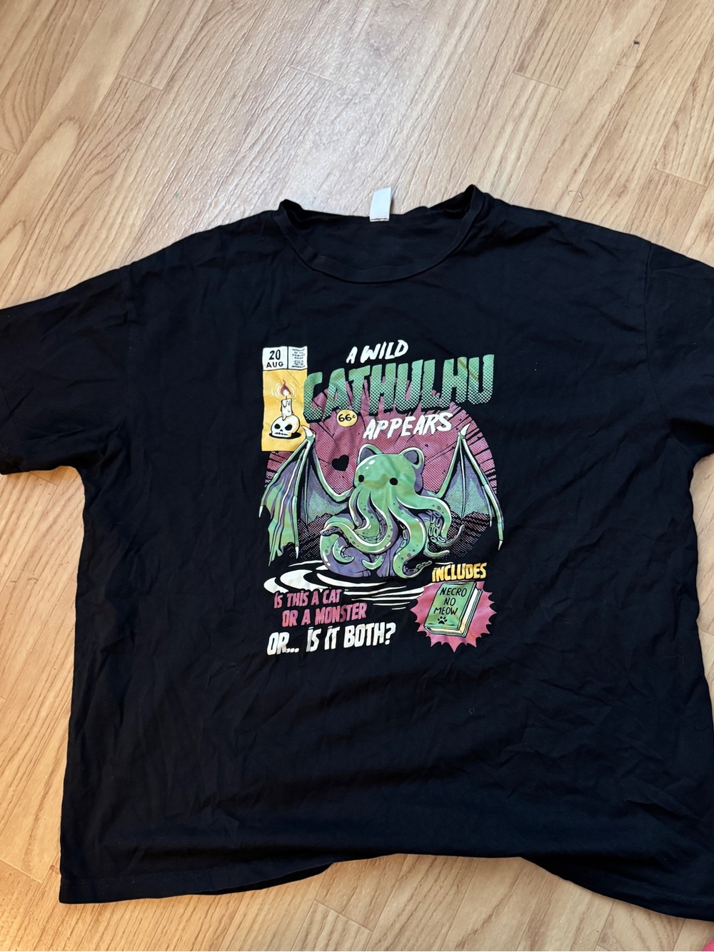ROMWE Black Tee with Green and Pink Cthulhu-Cat Graphic
